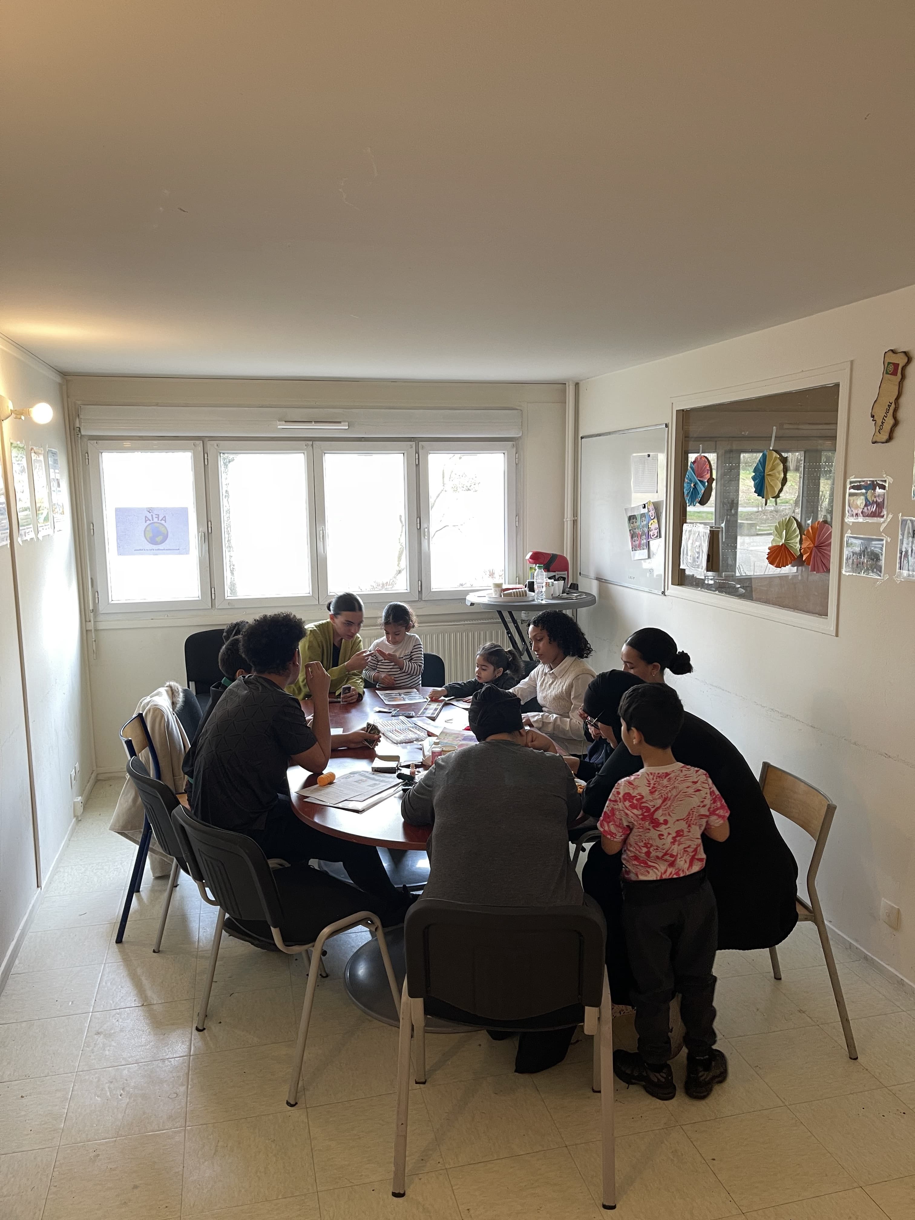 Habitants réunis lors d'un événement associatif